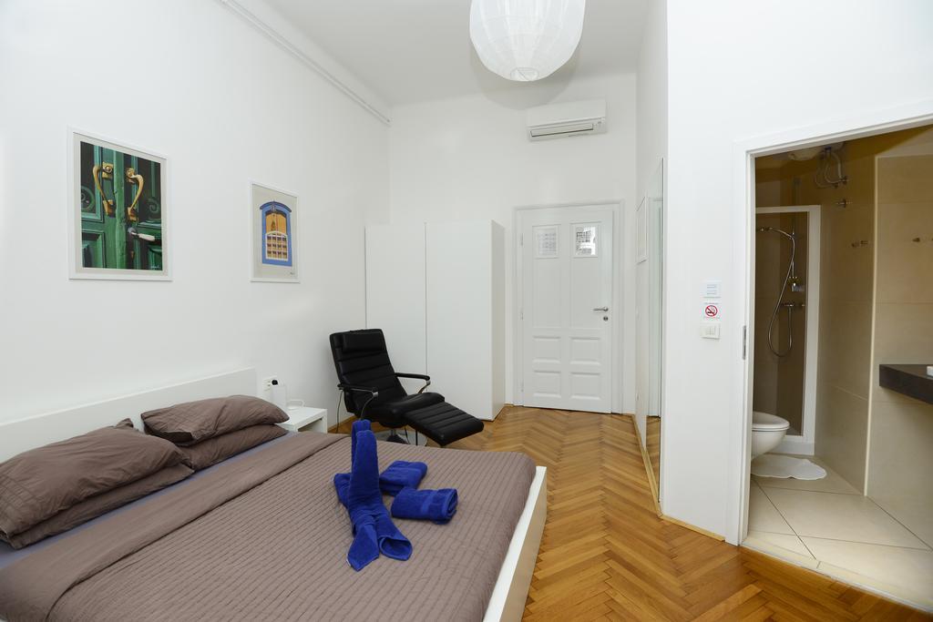 Galeria Rooms Liubliana Quarto foto